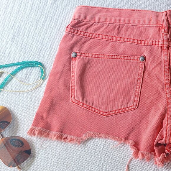 FREE PEOPLE Junior Women's Shorts Distressed Cut Off's - Picture 1 of 10